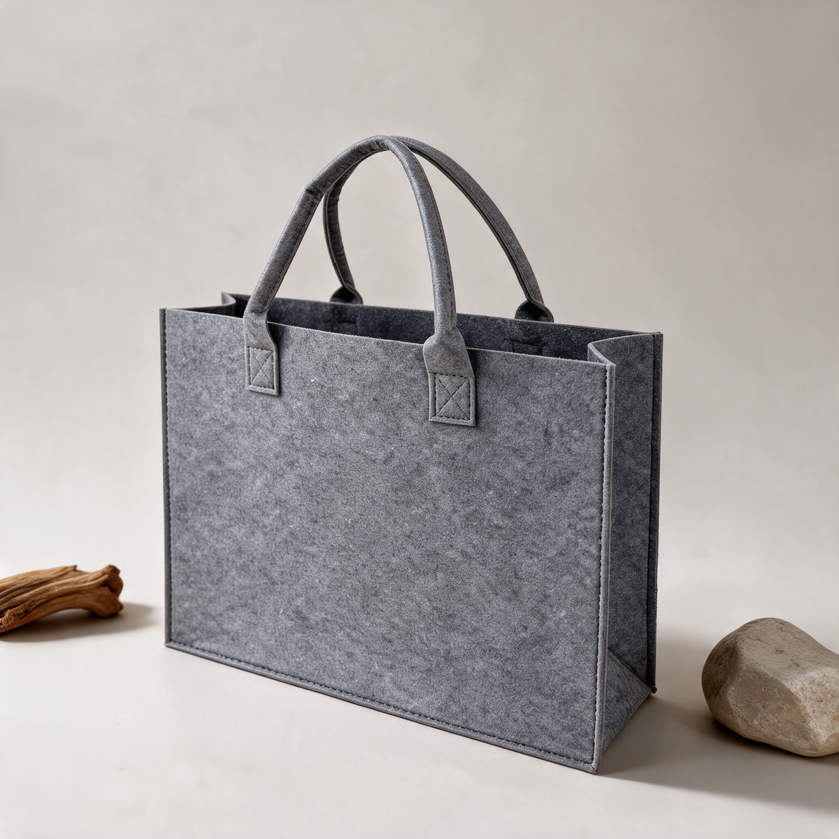 #G6 Felt Bag with Handle