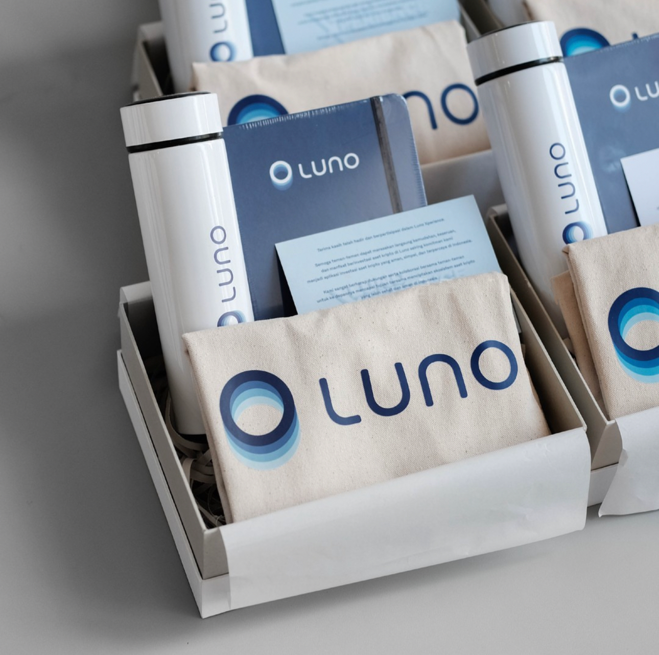 Custom Corporate Gift Set - LUNO - Gaia Gifts Co